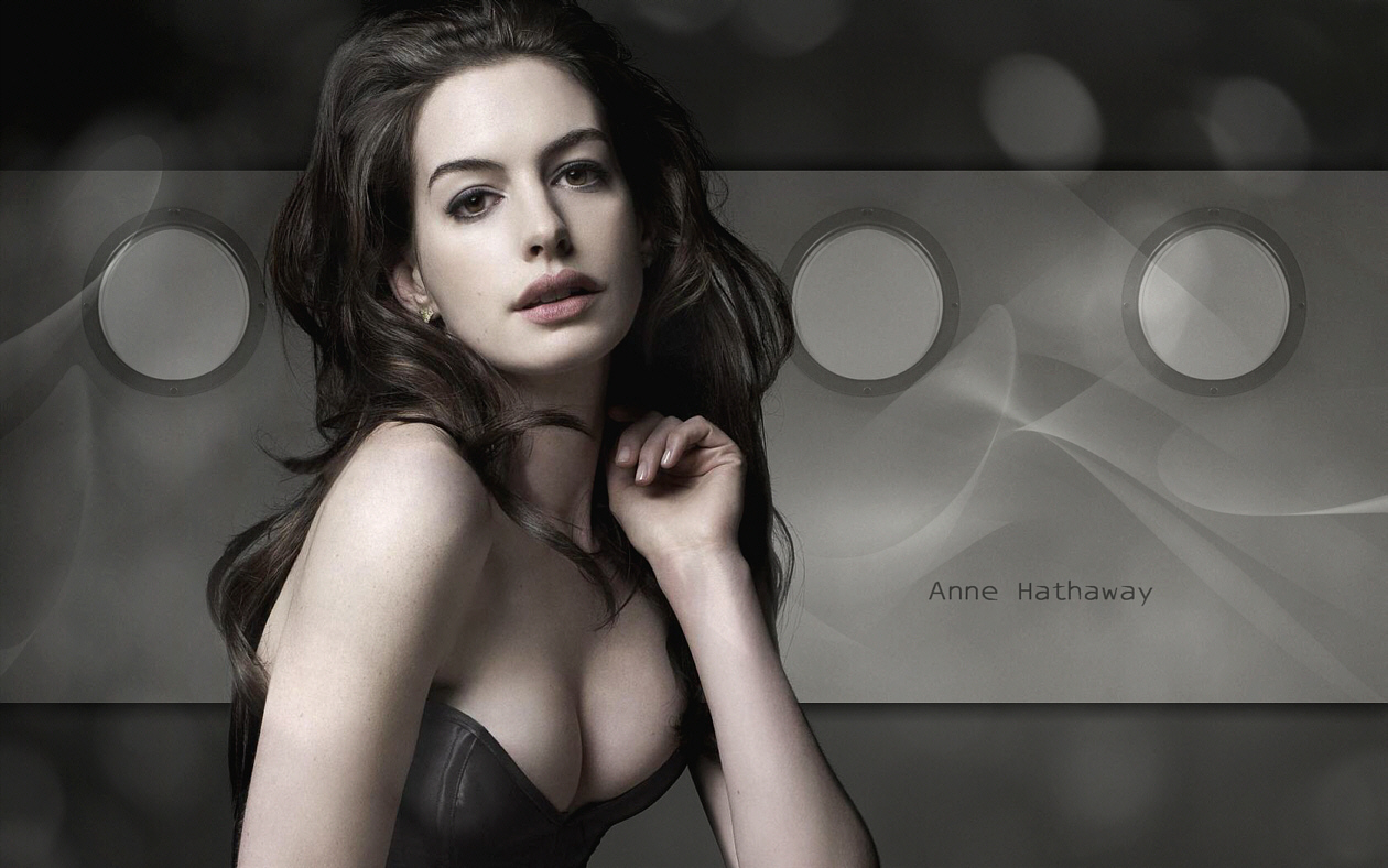  Anne Hathaway