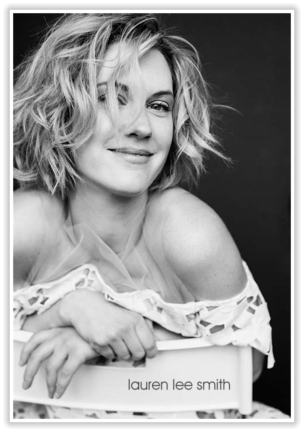  Lauren Lee Smith 